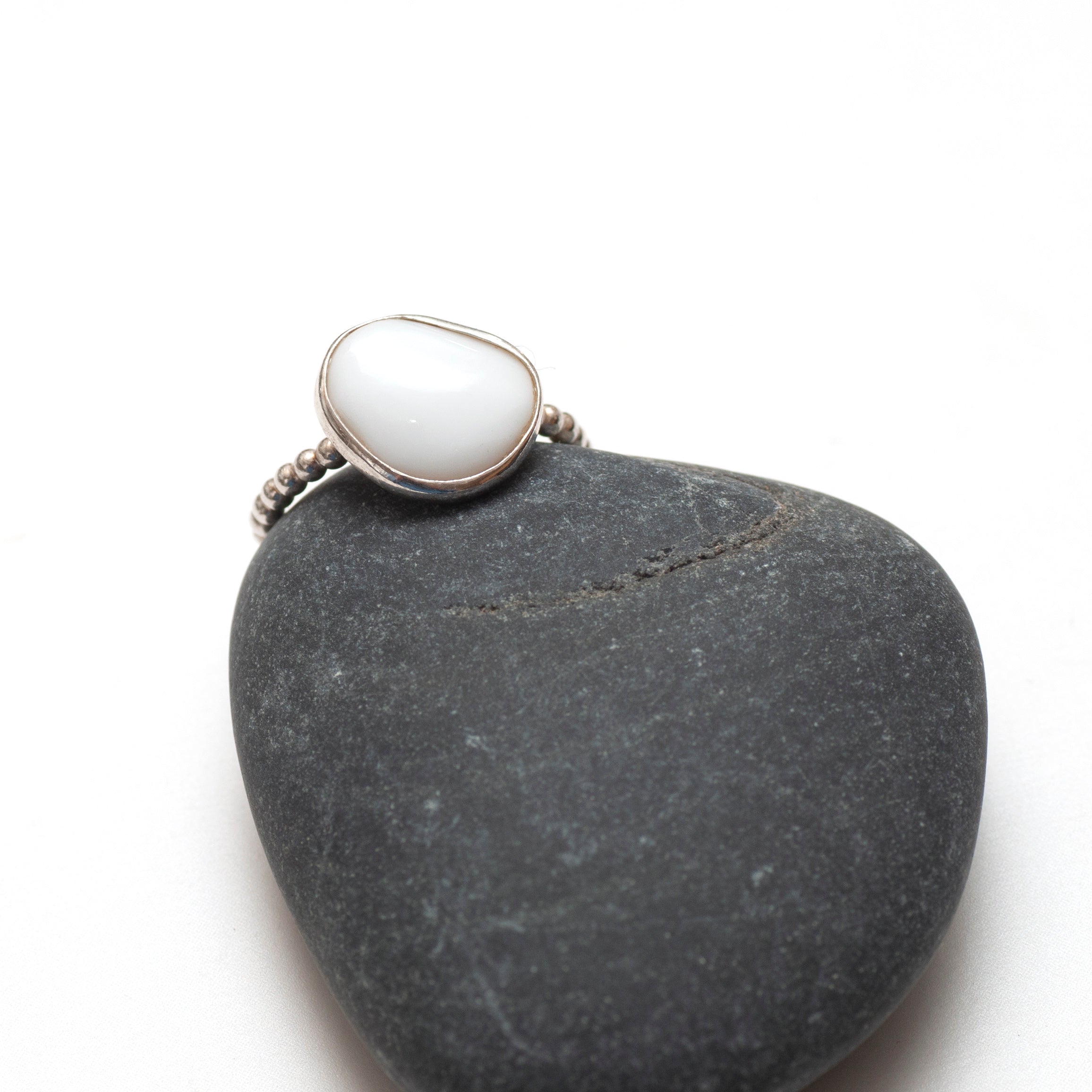 Shore Collection - Pebble Ring with Pearl Band
